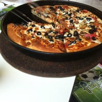 Photo taken at Pizza Hut by Atahan Ç. on 5/22/2012