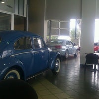 4/25/2012 tarihinde Christopher D.ziyaretçi tarafından Camelback Volkswagen'de çekilen fotoğraf