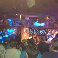 รูปภาพถ่ายที่ Graffiti &amp;amp; Funky Blues Shack โดย John &amp;. เมื่อ 6/24/2012