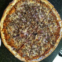 Снимок сделан в Nate&amp;#39;s New York Pizza пользователем Joss 8/15/2012