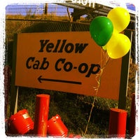 2/8/2012 tarihinde Steve R.ziyaretçi tarafından Yellow Cab Co-op (San Francisco)'de çekilen fotoğraf
