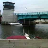 Das Foto wurde bei John&amp;#39;s Dock von Chris S. am 7/29/2012 aufgenommen