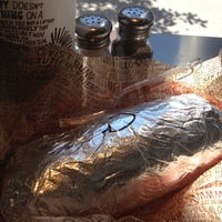 Photo taken at Chipotle Mexican Grill by Gabriel G. on 8/5/2012
