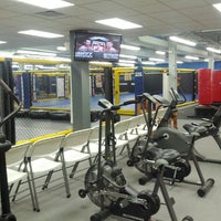 Foto tomada en Roufusport MMA Academy  por Chris A. el 5/18/2012