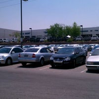 รูปภาพถ่ายที่ Findlay Volkswagen โดย Danielle M. เมื่อ 5/23/2012
