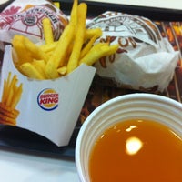 Photo taken at Burger King by Erick I. on 8/30/2012