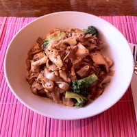 Foto scattata a Siam Square Thai Cuisine da Kevin il 8/24/2012