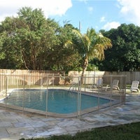 Снимок сделан в Florida Kosher Villas, LLC пользователем Shaya W. 7/3/2012