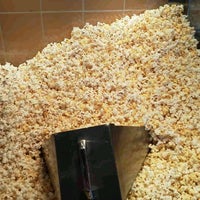 Das Foto wurde bei Bow Tie Cinemas Parsippany Cinema 12 von Chewie C. am 3/22/2012 aufgenommen