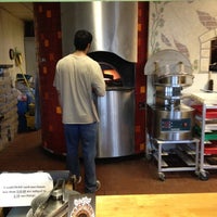 รูปภาพถ่ายที่ Brick Oven Pizzeria โดย Marc A. เมื่อ 6/4/2012