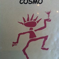รูปภาพถ่ายที่ Cosmo Cafe &amp;amp; Bar โดย Aaron H. เมื่อ 6/23/2012