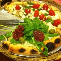 รูปภาพถ่ายที่ Officina das Pizzas โดย Renato S. เมื่อ 5/5/2012