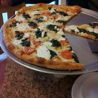 Снимок сделан в Casa Di Costanzo Pizza пользователем Jim M. 4/13/2012