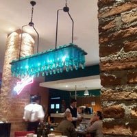 Photo taken at Divina Comédia Pizza Bar by Leonardo A. on 5/4/2012