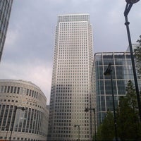 รูปภาพถ่ายที่ Canary Wharf โดย Michael R. เมื่อ 7/27/2012