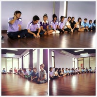 Photo taken at โรงเรียนสายศิลป์การละคร by Chong R. on 2/12/2012