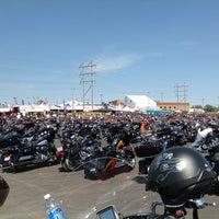 รูปภาพถ่ายที่ Black Hills Harley-Davidson โดย Robert A. เมื่อ 8/6/2012