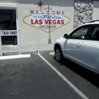 Foto diambil di Las Vegas Gun Range oleh Kathy D. pada 5/27/2012