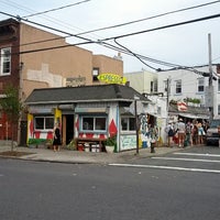 Photo taken at DiCosmo&amp;#39;s Italian Ices by Ken B. on 7/15/2012