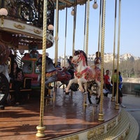 Carrousel de la Tour Eiffel - Theme Park Rides/Attractions in Gros-Caillou