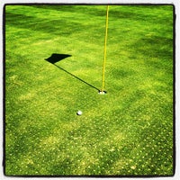 รูปภาพถ่ายที่ Emerald Lake Golf Club โดย Zac เมื่อ 9/2/2012
