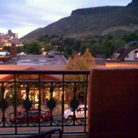 รูปภาพถ่ายที่ Table Mountain Inn โดย Alison H. เมื่อ 9/13/2012