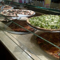 Снимок сделан в La Nonna Pizzeria Trattoria Paninoteca пользователем Polly C. 3/17/2012
