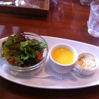 Das Foto wurde bei French Kitchen Brasserie Mizuki von yayoi_ 3. am 6/28/2012 aufgenommen