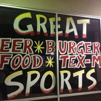 Foto diambil di No Frills Grill &amp;amp; Sports Bar - Fort Worth oleh John S. pada 4/1/2012