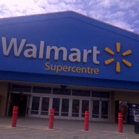 รูปภาพถ่ายที่ Walmart Photo Center โดย Carburt M. เมื่อ 6/6/2012