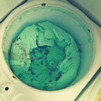 6/5/2012にKatelyn N.がGoose Bros. Ice Creamで撮った写真