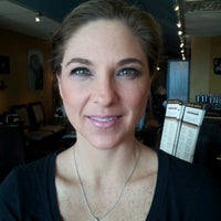 2/9/2012 tarihinde Kari A.ziyaretçi tarafından Great Looks Hair Salon'de çekilen fotoğraf