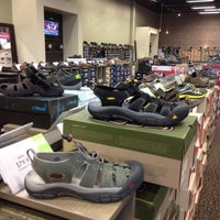 Dsw friendly shop center