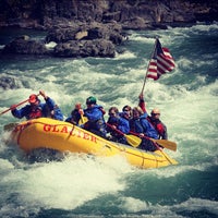 รูปภาพถ่ายที่ Glacier Raft Company โดย Glacier R. เมื่อ 7/4/2012