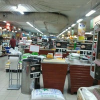 Photo prise au Spar Hypermarket par Amrita M. le6/3/2012