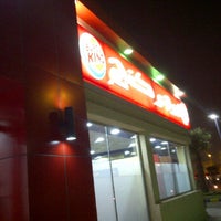 Photo taken at Burger King by Edgar G. on 6/11/2012