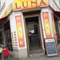 Photo taken at Pizza Luna by Ralf P. on 4/6/2012