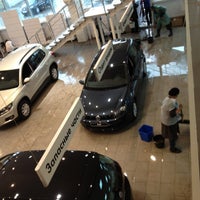 Photo taken at Volkswagen Мотом by Vitaly Z. on 4/24/2012