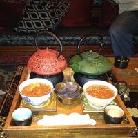 Das Foto wurde bei SiTea: Teas &amp;amp; Eats von Suny A. am 2/28/2012 aufgenommen