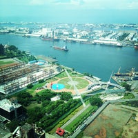 Photo taken at 高雄金典酒店 Splendor Kaohsiung by Wen on 8/18/2012