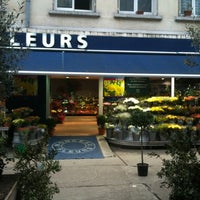 Photo taken at Monceau Fleurs by Philippe T. on 3/2/2012