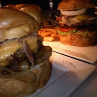 Foto tomada en Gourmet Burger Company (GBC)  por Manager G. el 7/17/2012