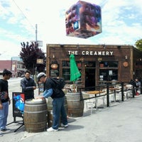 4/23/2012 tarihinde miniclubmooseziyaretçi tarafından Adobe #HuntSF at The Creamery'de çekilen fotoğraf