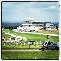 Photo prise au Epsom Downs Racecourse par Kevin M. le8/28/2012