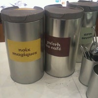 Photo taken at DAVIDsTEA by Philippe S. on 2/3/2012