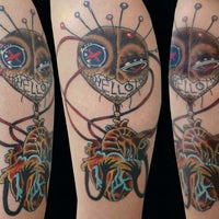 Снимок сделан в House Of Pain Tattoo пользователем Ms. Carolyn E. 11/15/2011
