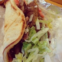 4/10/2012にJosue C.がSteve&amp;#39;s Greek Cuisineで撮った写真