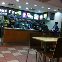 Photo taken at McDonald&amp;#39;s by Nes Q. on 8/23/2012