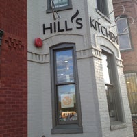 Foto tirada no(a) Hill&amp;#39;s Kitchen por Otis M. em 4/12/2012