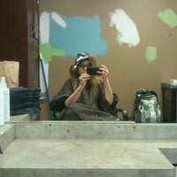 6/13/2012 tarihinde leeann the phunky munky y.ziyaretçi tarafından Sola Salon Studios'de çekilen fotoğraf